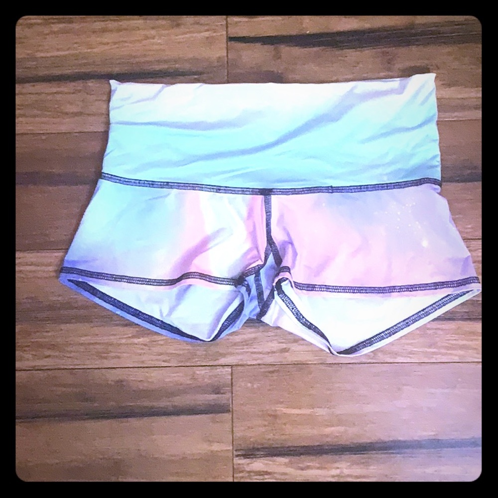 Teeki shorts